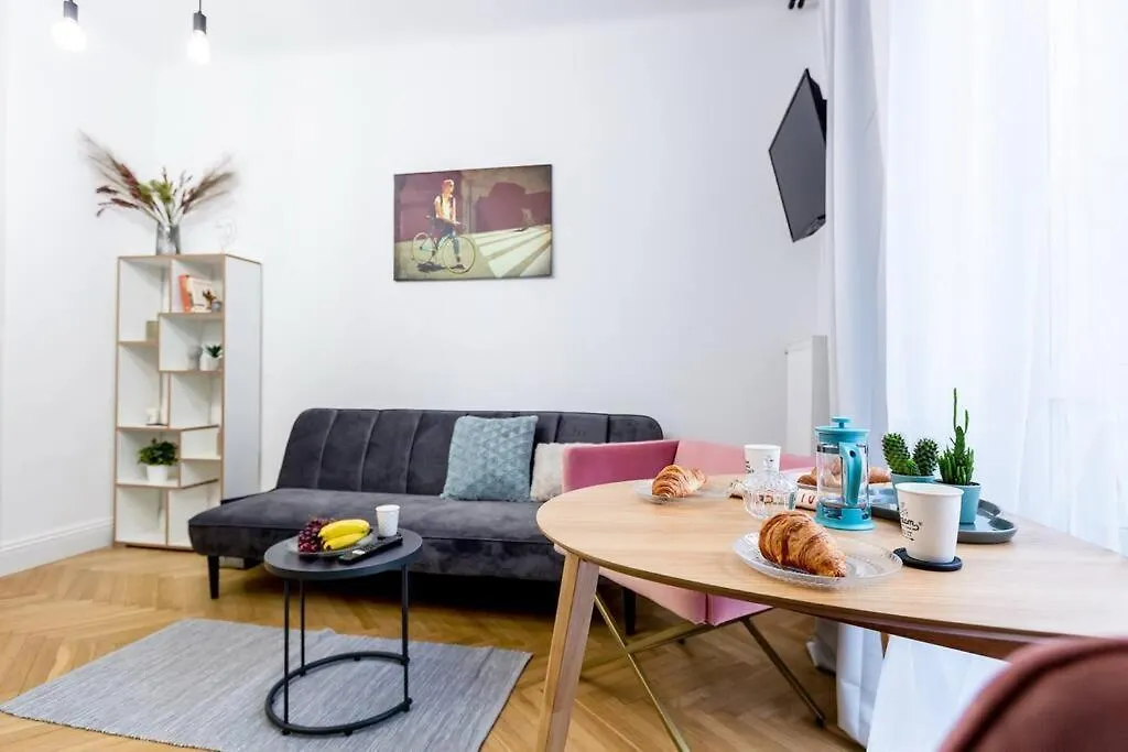 Apartment Romantyczny, Nowoczesny W Sercu Placu Zbawiciela! Warsaw
